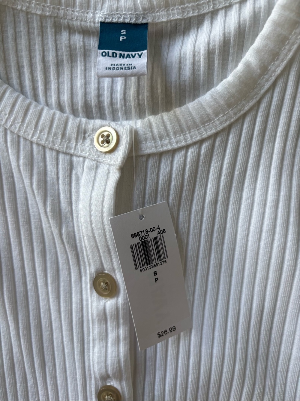 Old Navy White Ribbed Button-Front Tank - Picture 2 of 3